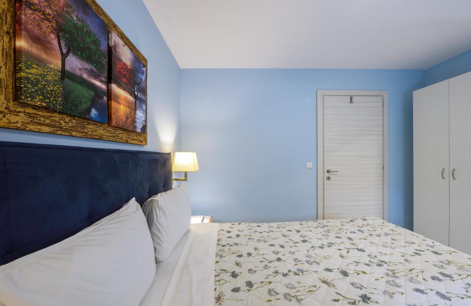 Elpiniki Luxury Apartments Nea Poteidaia Bagian luar foto