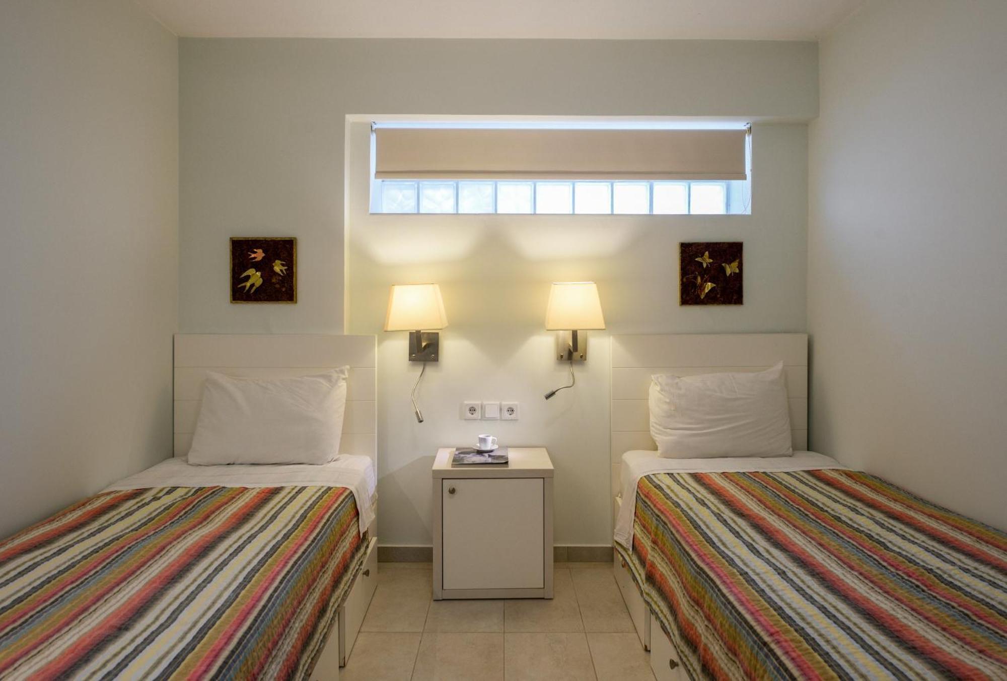Elpiniki Luxury Apartments Nea Poteidaia Bagian luar foto