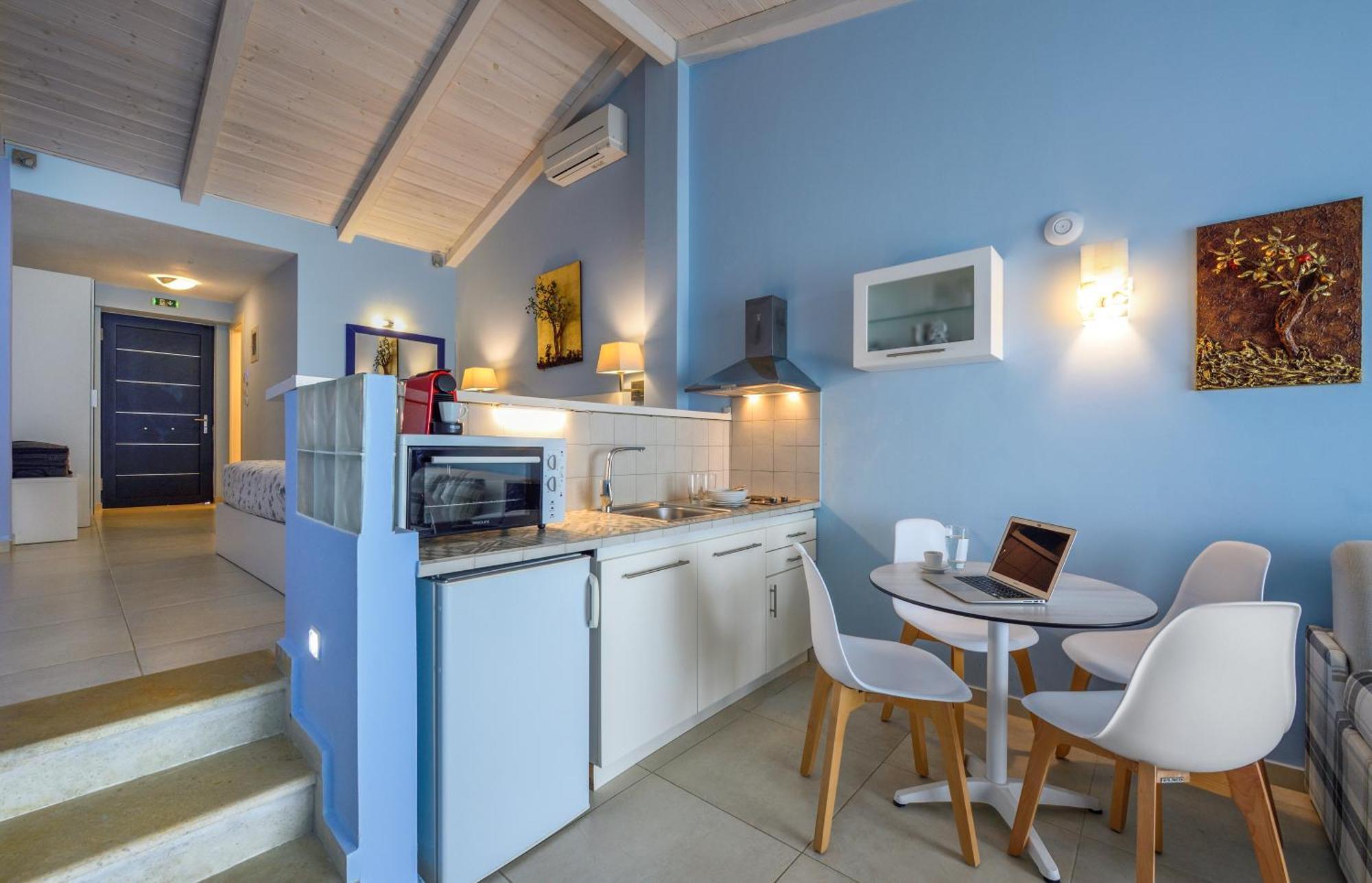 Elpiniki Luxury Apartments Nea Poteidaia Bagian luar foto