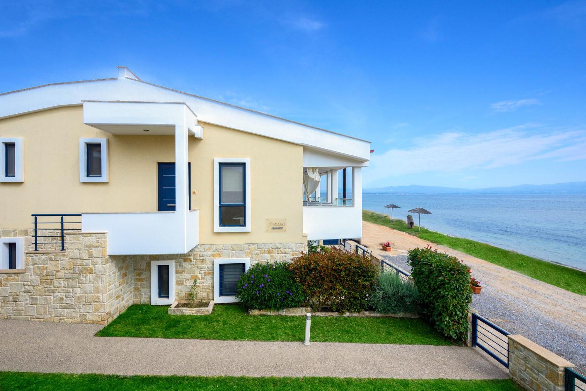 Elpiniki Luxury Apartments Nea Poteidaia Bagian luar foto