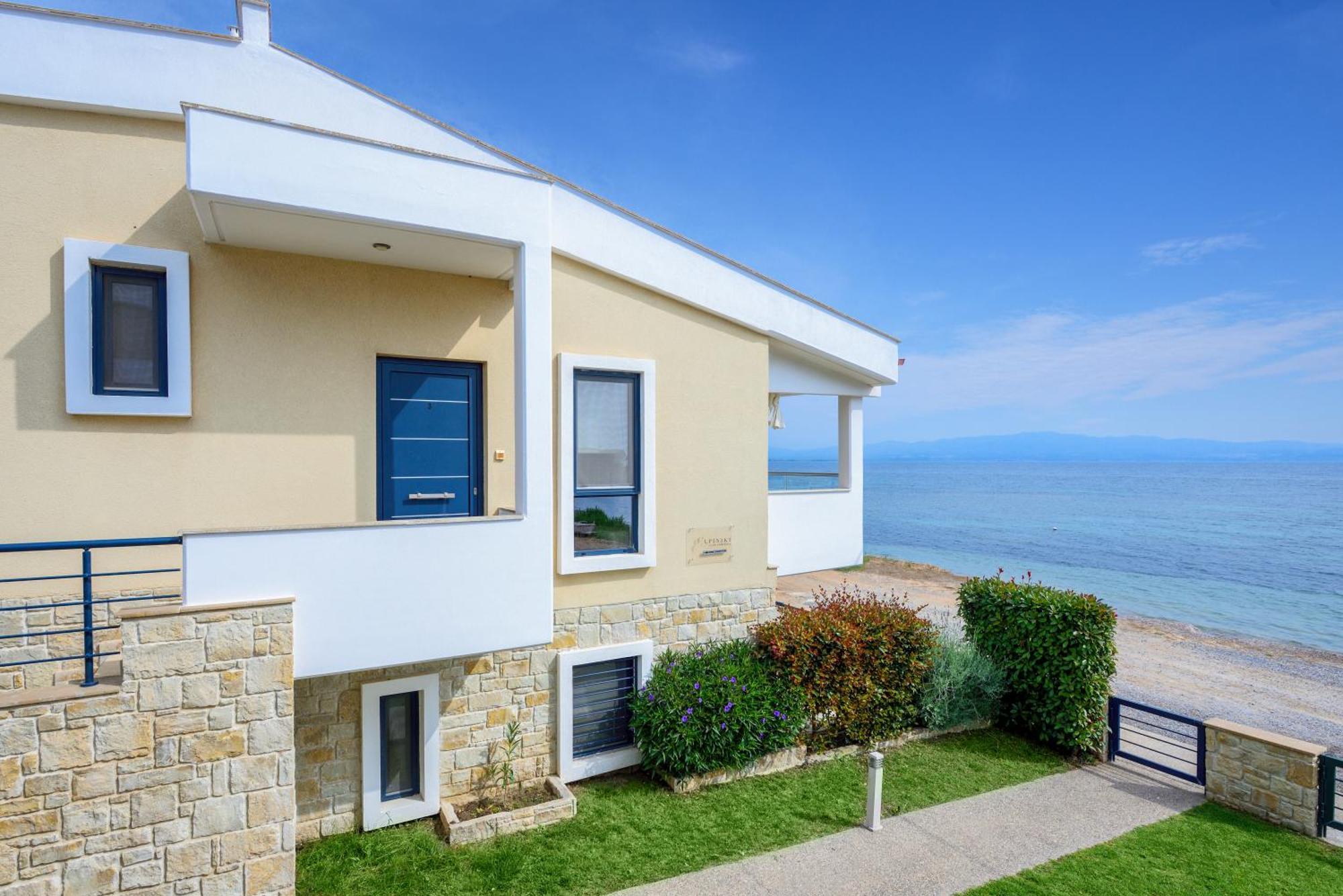 Elpiniki Luxury Apartments Nea Poteidaia Bagian luar foto