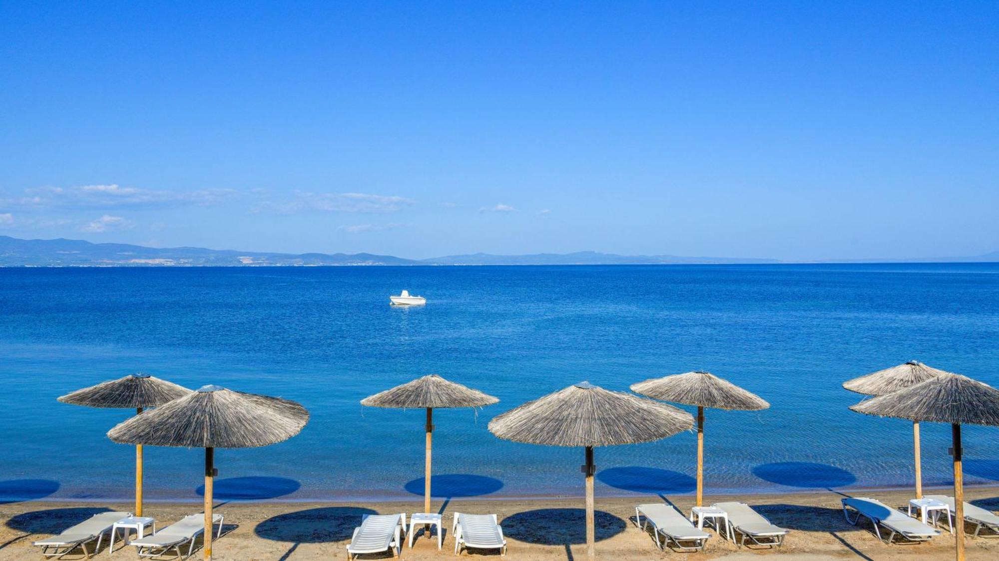 Elpiniki Luxury Apartments Nea Poteidaia Bagian luar foto