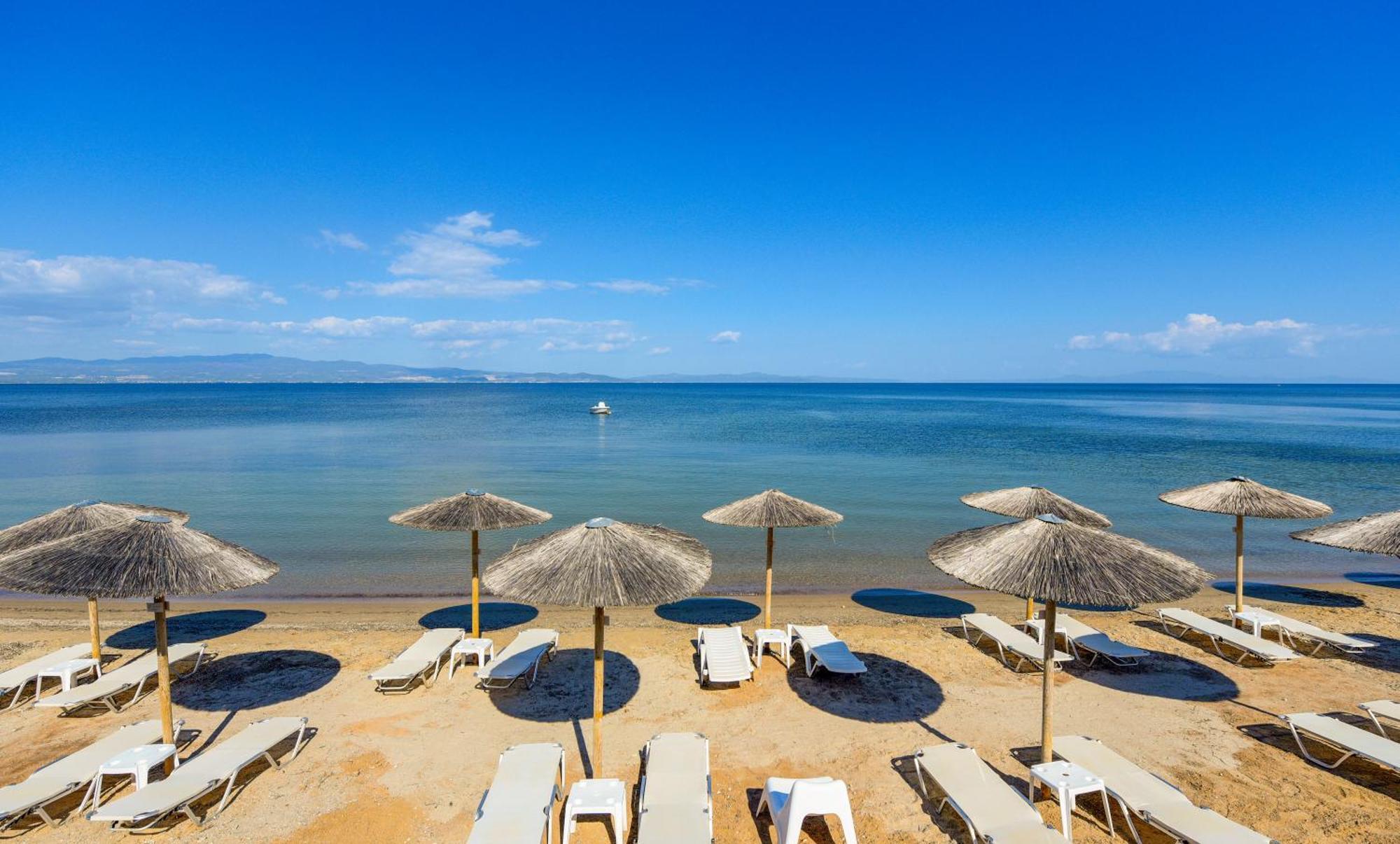 Elpiniki Luxury Apartments Nea Poteidaia Bagian luar foto