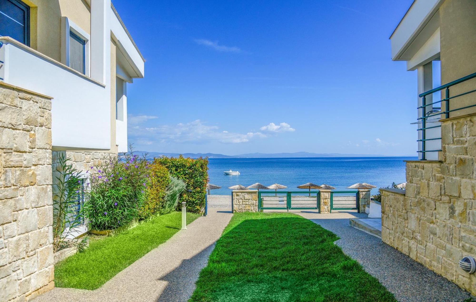 Elpiniki Luxury Apartments Nea Poteidaia Bagian luar foto