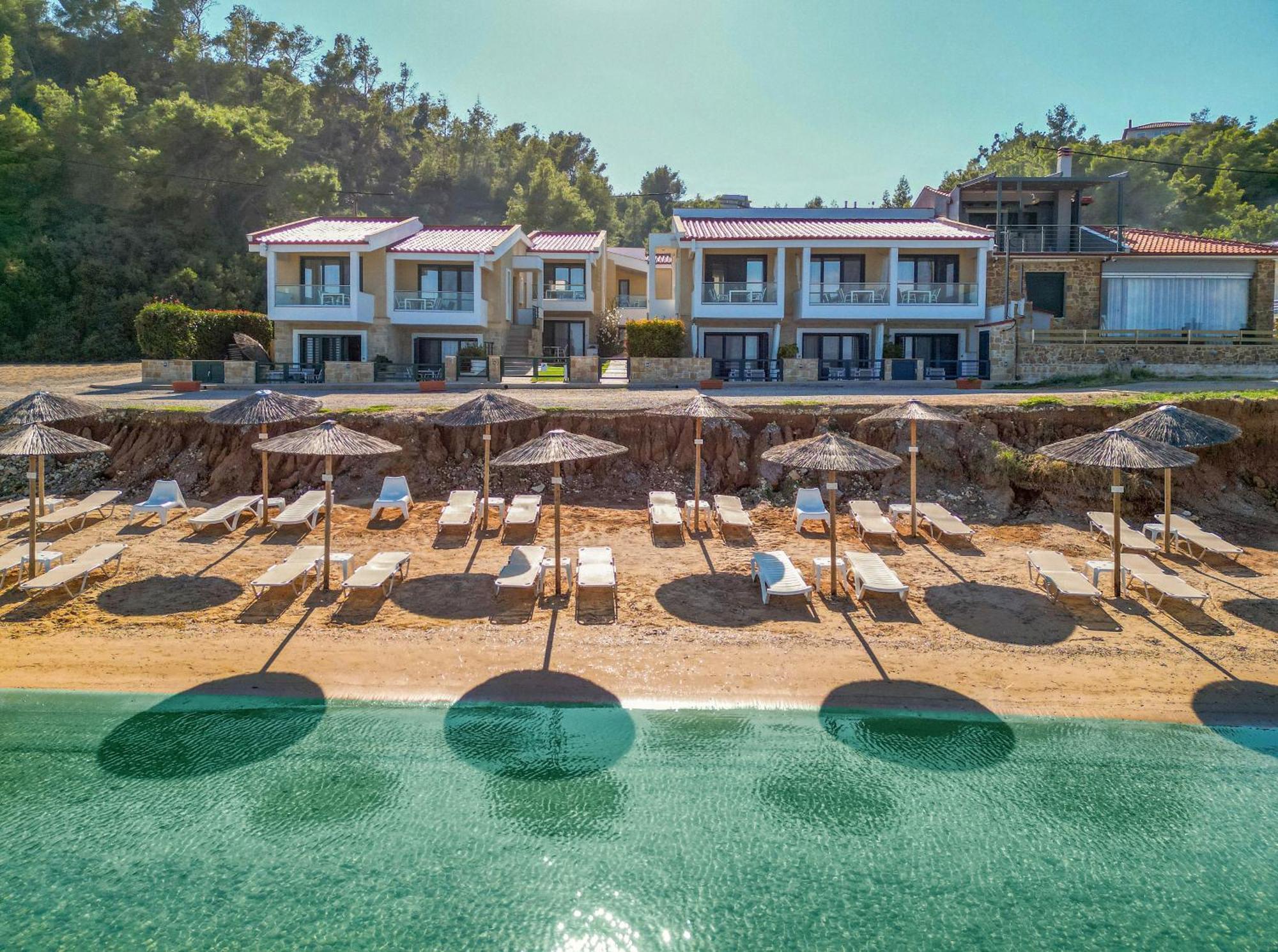 Elpiniki Luxury Apartments Nea Poteidaia Bagian luar foto