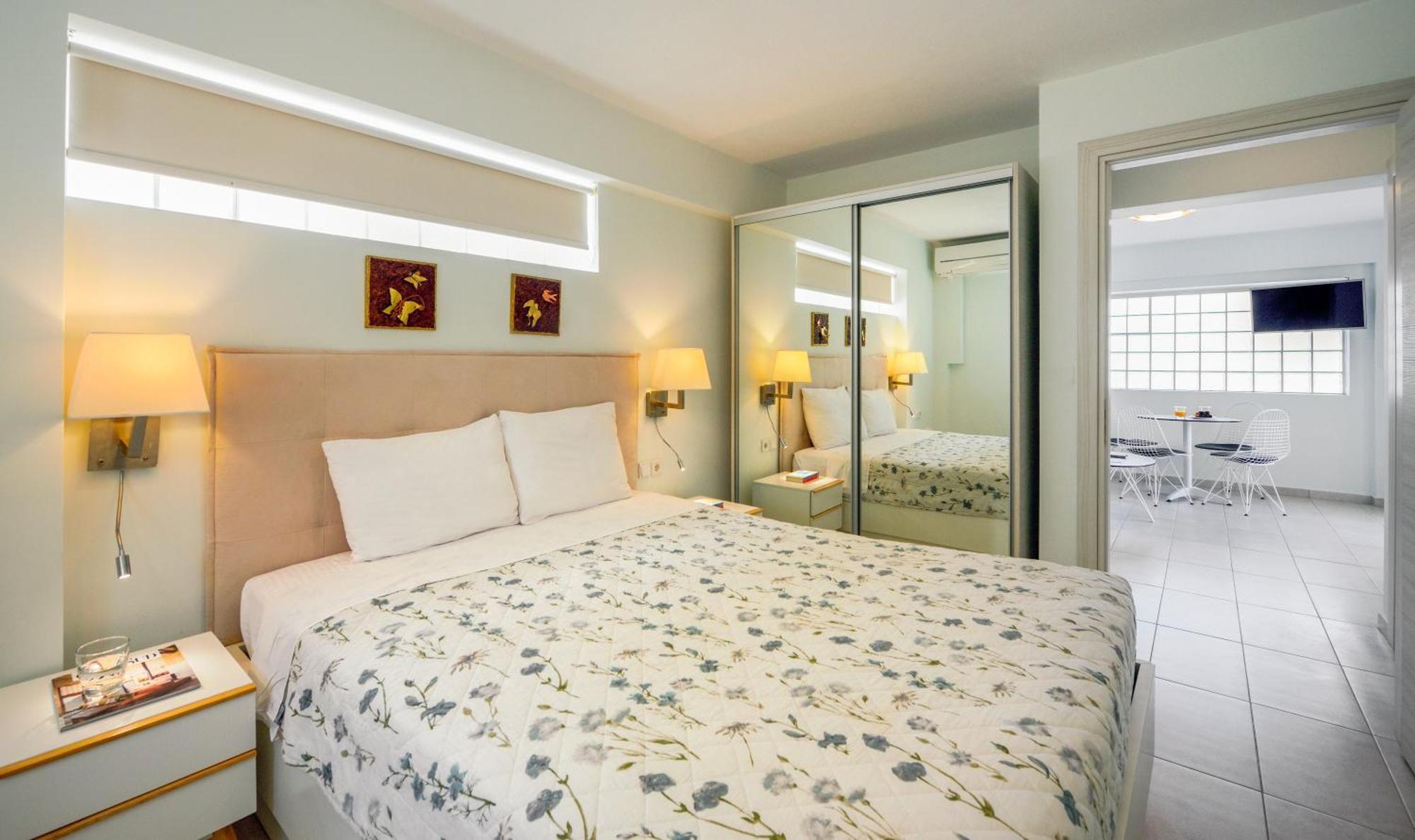 Elpiniki Luxury Apartments Nea Poteidaia Bagian luar foto